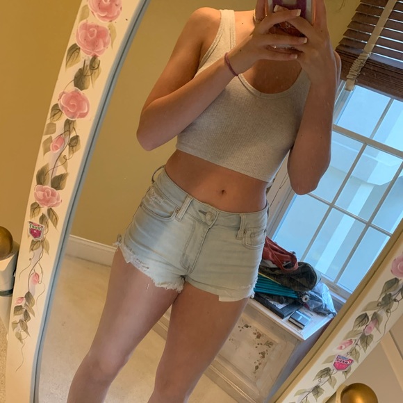 Light wash jeaned shorts - Picture 3 of 4